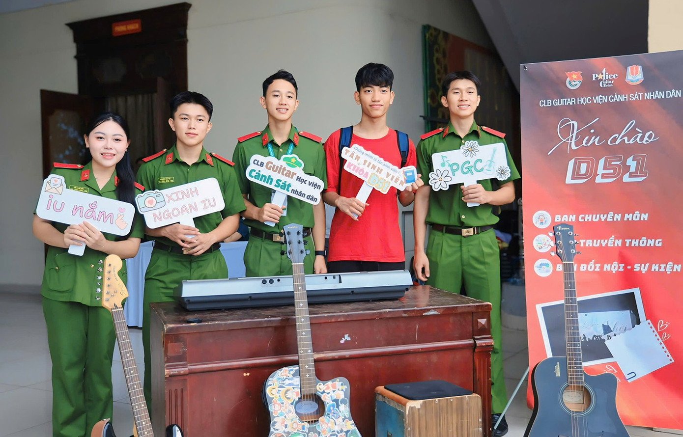 Dàn 'trai xinh, gái đẹp' Học viện Cảnh sát nhân dân 'gây sốt' ngay ngày đầu nhập học - 16