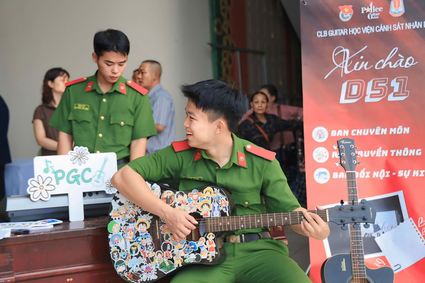 Dàn 'trai xinh, gái đẹp' Học viện Cảnh sát nhân dân 'gây sốt' ngay ngày đầu nhập học - 17