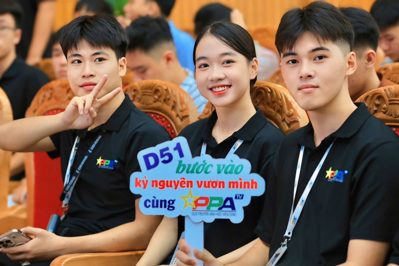 Dàn 'trai xinh, gái đẹp' Học viện Cảnh sát nhân dân 'gây sốt' ngay ngày đầu nhập học - 18