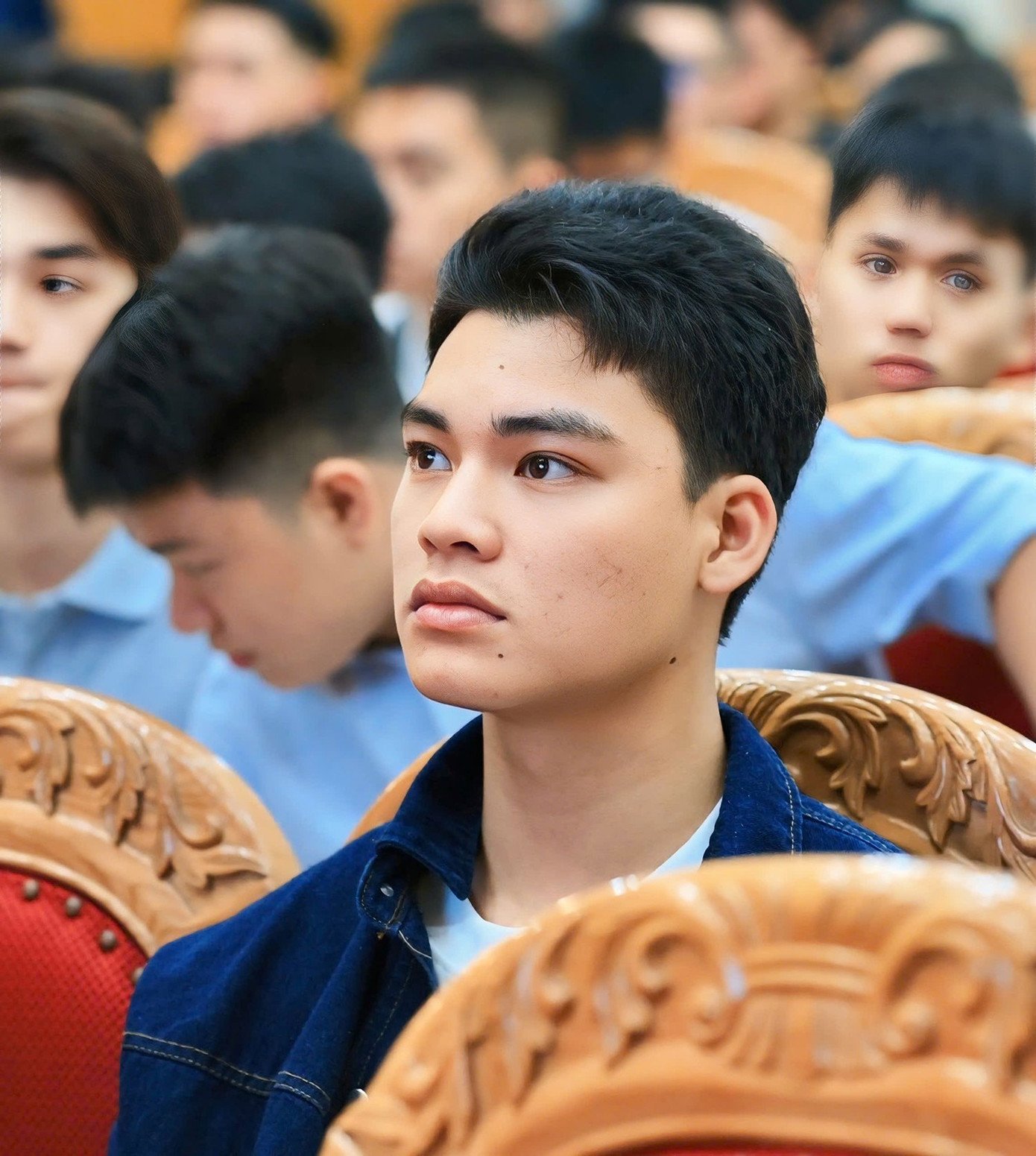 Dàn 'trai xinh, gái đẹp' Học viện Cảnh sát nhân dân 'gây sốt' ngay ngày đầu nhập học - 14