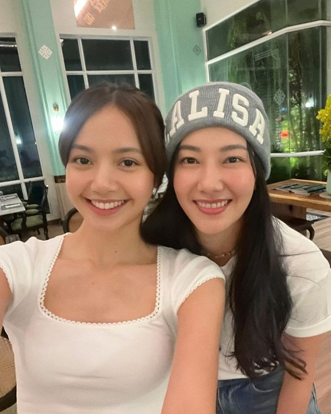 Lisa (BLACKPINK) quên make-up, làm tóc đi sự kiện à?- Ảnh 4.