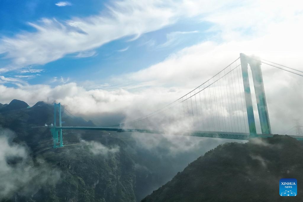 Cận cảnh cây cầu cao nhất thế giới,