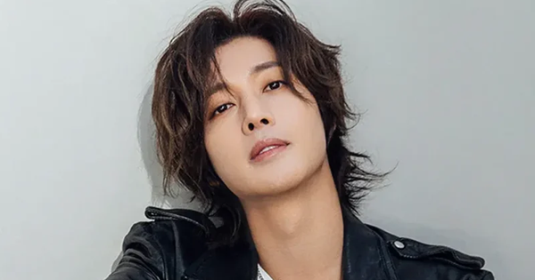 Không tin nổi đây là mỹ nam đẹp nhất Vườn Sao Băng, mới 3 tháng mà như "thay đầu" thế này? 30 Không tin nổi đây là mỹ nam đẹp nhất Vườn Sao Băng, mới 3 tháng mà như "thay đầu" thế này? hyun joong facepicture1 800x800 1757081213642 17570812145461276848552 65 0 484 800 crop 1757081318484332524336png