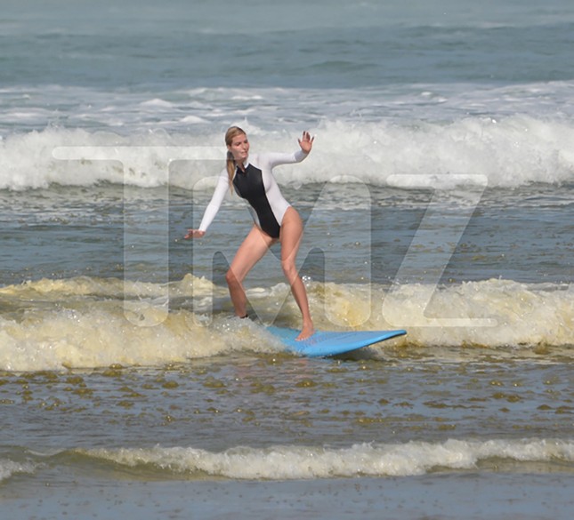 Vóc dáng tuổi 45 của Ivanka Trump- Ảnh 2.