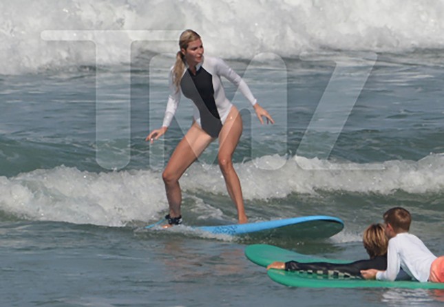 Vóc dáng tuổi 45 của Ivanka Trump- Ảnh 1.