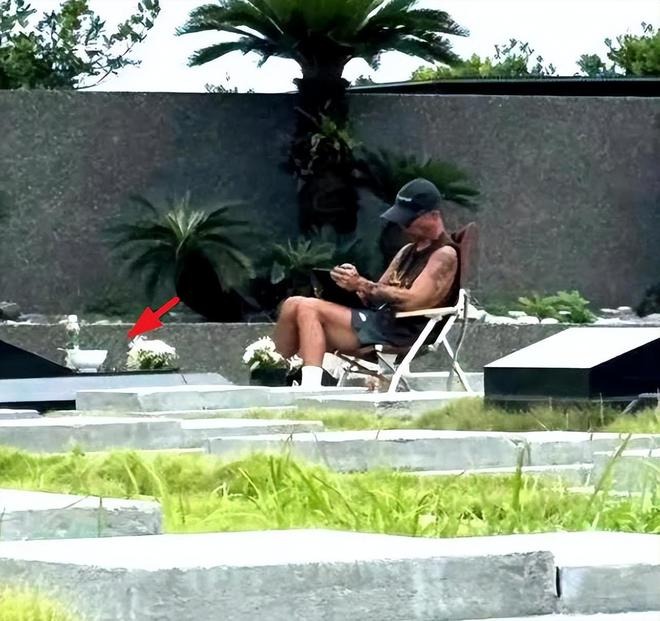 Chồng Từ Hy Viên ngày càng gầy yếu, lộ nhiều hành động kỳ lạ sau khi vợ đột ngột qua đời- Ảnh 2.