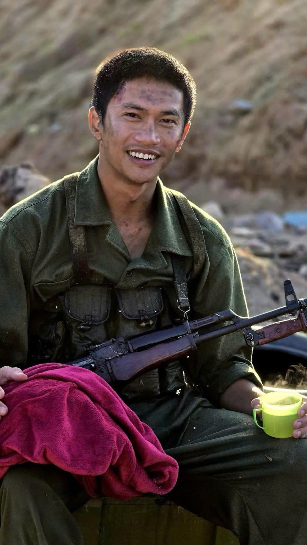 Nam diễn viên từ chối đóng Mưa Đỏ vì không có tiền mua vé máy bay, giờ thành ngôi sao triệu view làm gì cũng hot- Ảnh 3.