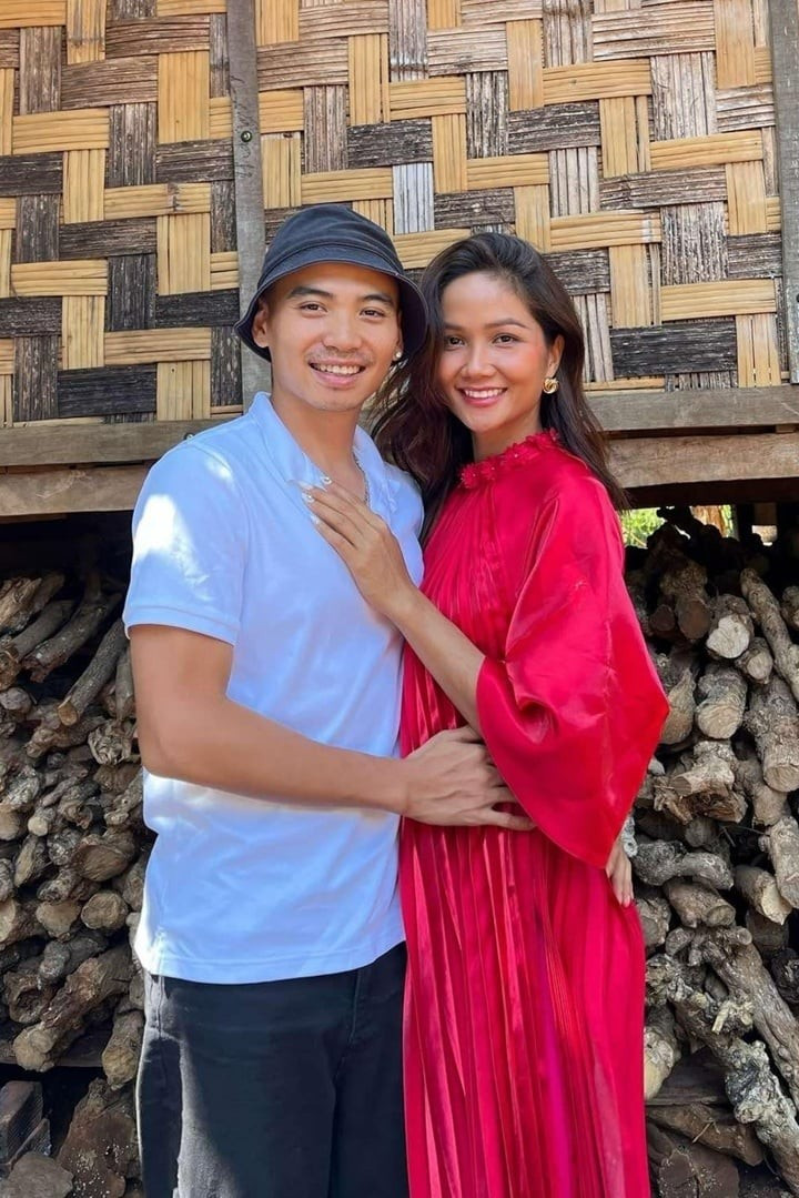 Chồng hoa hậu H'Hen Niê sau 5 tháng đi chữa bệnh này một mình dù bị vợ ngăn cản- Ảnh 4.