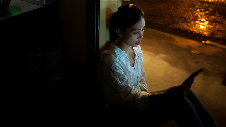 Khỏi cần ánh sáng, mỹ nhân Việt này tự phát sáng giữa khung hình: Cả mặt toàn tinh hoa, càng quay cận càng đẹp- Ảnh 10.