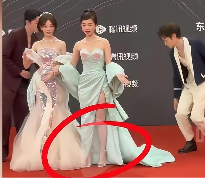 Không cứu nổi Ngu Thư Hân: Nghi cố ý gây scandal cho đồng nghiệp, giờ cả showbiz thi nhau hủy job chạy nạn- Ảnh 1. Không cứu nổi Ngu Thư Hân: Nghi cố ý gây scandal cho đồng nghiệp, giờ cả showbiz thi nhau hủy job chạy nạn- Ảnh 1.