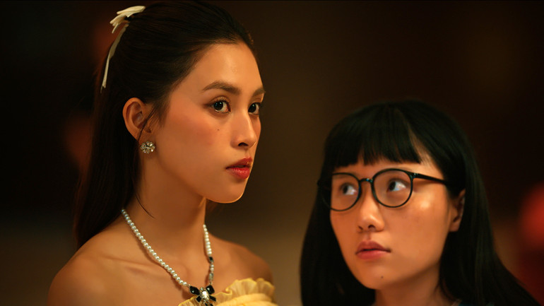 Khỏi cần ánh sáng, mỹ nhân Việt này tự phát sáng giữa khung hình: Cả mặt toàn tinh hoa, càng quay cận càng đẹp- Ảnh 9.