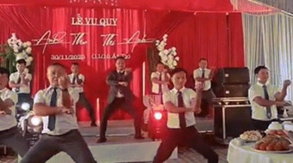 Đám cưới ở Hà Tĩnh, bố cô dâu tặng màn múa võ Karate 'cực ngầu' 28 Đám cưới ở Hà Tĩnh, bố cô dâu tặng màn múa võ Karate 'cực ngầu' image dai dien gif bo co dau tang man mua vo karate cuc ngau 740 1765251993 401 width740height495 gif2mp4 auto cropjpg