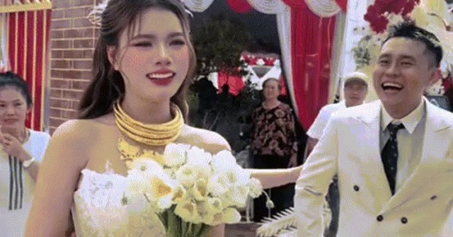 Sự thật video ông bố miền Tây khóc sướt mướt tiễn con gái về nhà chồng image dai dien gif khoc suot muot tien con gai ve nha chong 1042 1759727247 892 width740height495 gif2mp4 auto cropjpg 1