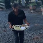 Không kịp về đám giỗ, con dâu nghẹn ngào khi bố chồng bê cả mâm cỗ sang nhà image dai dien gifboxhonmagncom 1750840371 869 width740height495 gif2mp4 auto cropjpg