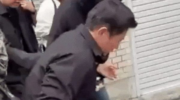 Châu Kiệt Luân 'già khọm', đi lại khó khăn 27 Châu Kiệt Luân 'già khọm', đi lại khó khăn image dai dien gifchukitlunilikhkhn1 optimize 1750390248 643 width740height495 gif2mp4 auto cropjpg