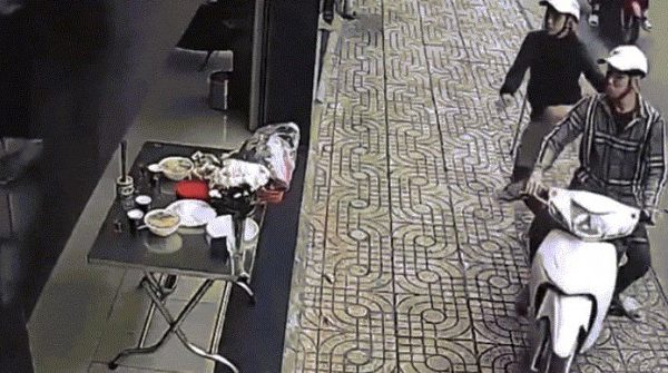 Tranh cướp quá khích khi giật cô hồn, cách nào ngăn chặn 28 Tranh cướp quá khích khi giật cô hồn, cách nào ngăn chặn image dai dien gifcohon200 1758091822 333 width740height495 gif2mp4 auto cropjpg