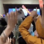 Cảnh tượng chưa từng thấy ở sân Mỹ Đình image dai dien gifezgif 6848beb54870f3 1746925994 384 width740height495 gif2mp4 auto cropjpg