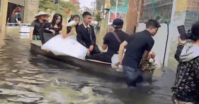 image-dai-dien-gifmllybooybrllx4n7kmnj-wboeg21whodx8n5ebfa-3864-1760360758-538-width740height495-gif2mp4-auto-cropjpg-1 Ngập từ nhà ra ngõ, chú rể Hà Nội đem 2 chiếc thuyền đi đón dâu image dai dien gifmllybooybrllx4n7kmnj wboeg21whodx8n5ebfa 3864 1760360758 538 width740height495 gif2mp4 auto cropjpg 1