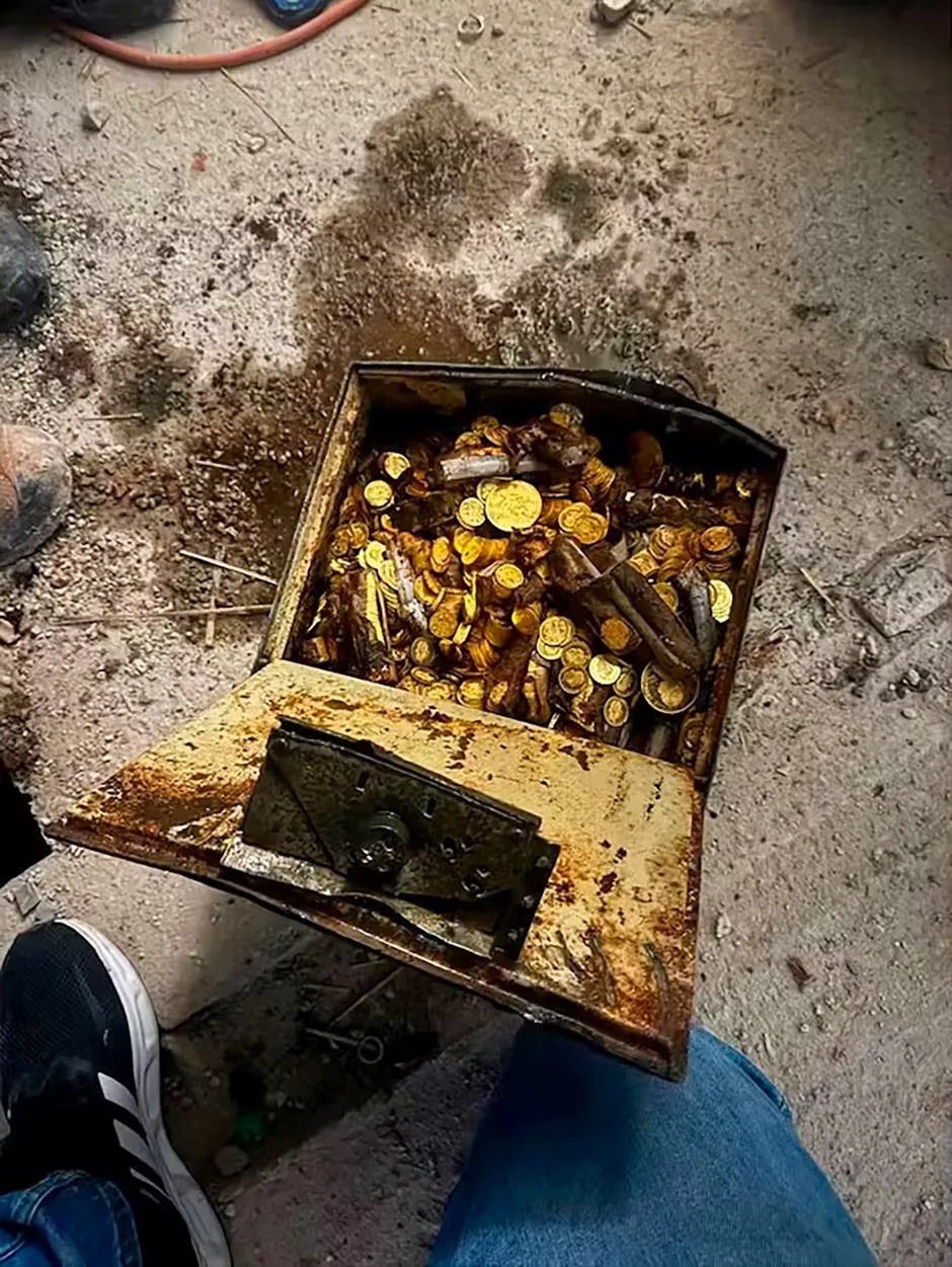 Phát hiện 30 kg vàng ròng trị giá 84 tỷ đồng dưới lớp bê tông tầng hầm- Ảnh 1.