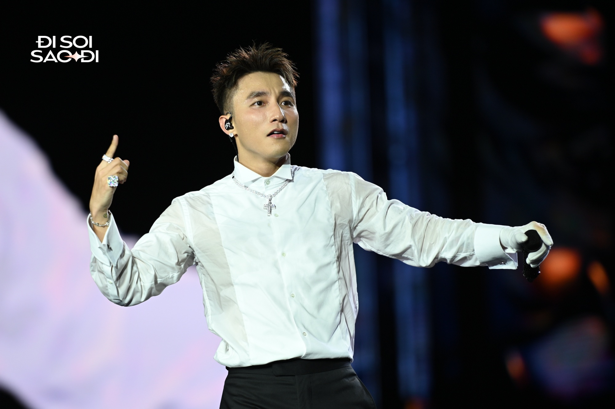 Sơn Tùng có thật sự đến nông nỗi này?- Ảnh 4. Sơn Tùng có thật sự đến nông nỗi này?- Ảnh 4.