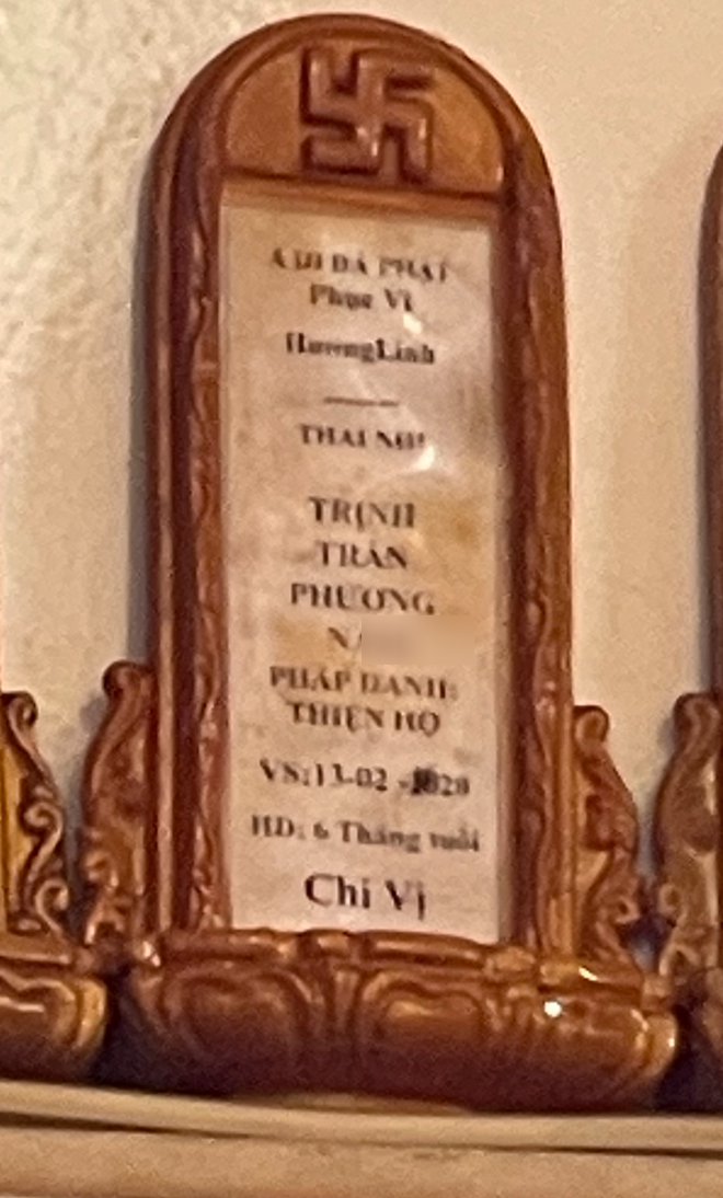 Điều bí ẩn gây hoang mang nhất trong bức ảnh 2 tấm bài vị từng được Thiên An đăng tải- Ảnh 1.