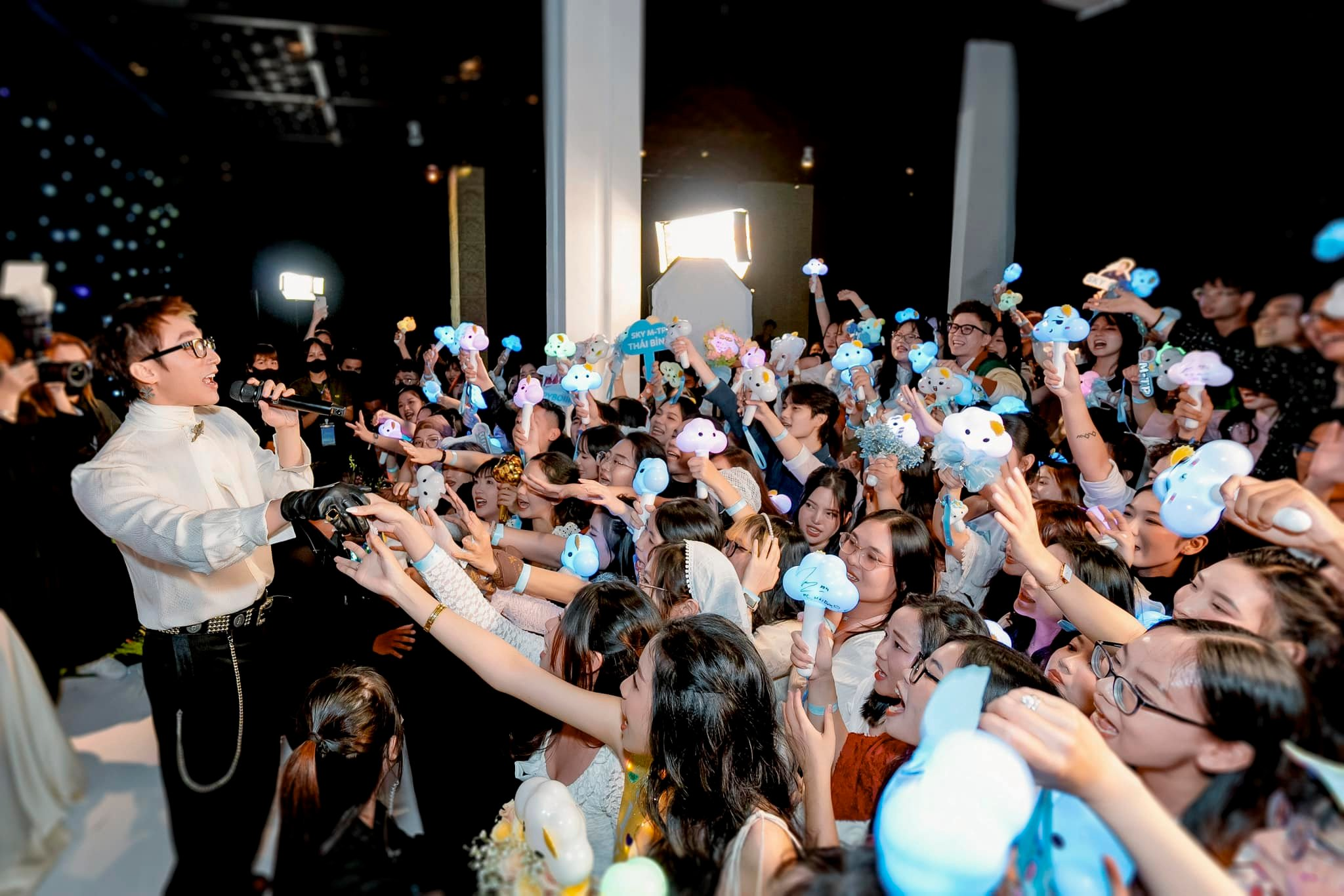 Fan “đứng ngồi không yên” với SKYMEET #3: Cuộc hội ngộ 1-1 hiếm hoi cùng Sơn Tùng M-TP - 2