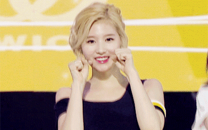 Video nữ ca sĩ lau người giữa concert hot khắp MXH vì sexy nghẹt thở, giọt mồ hôi