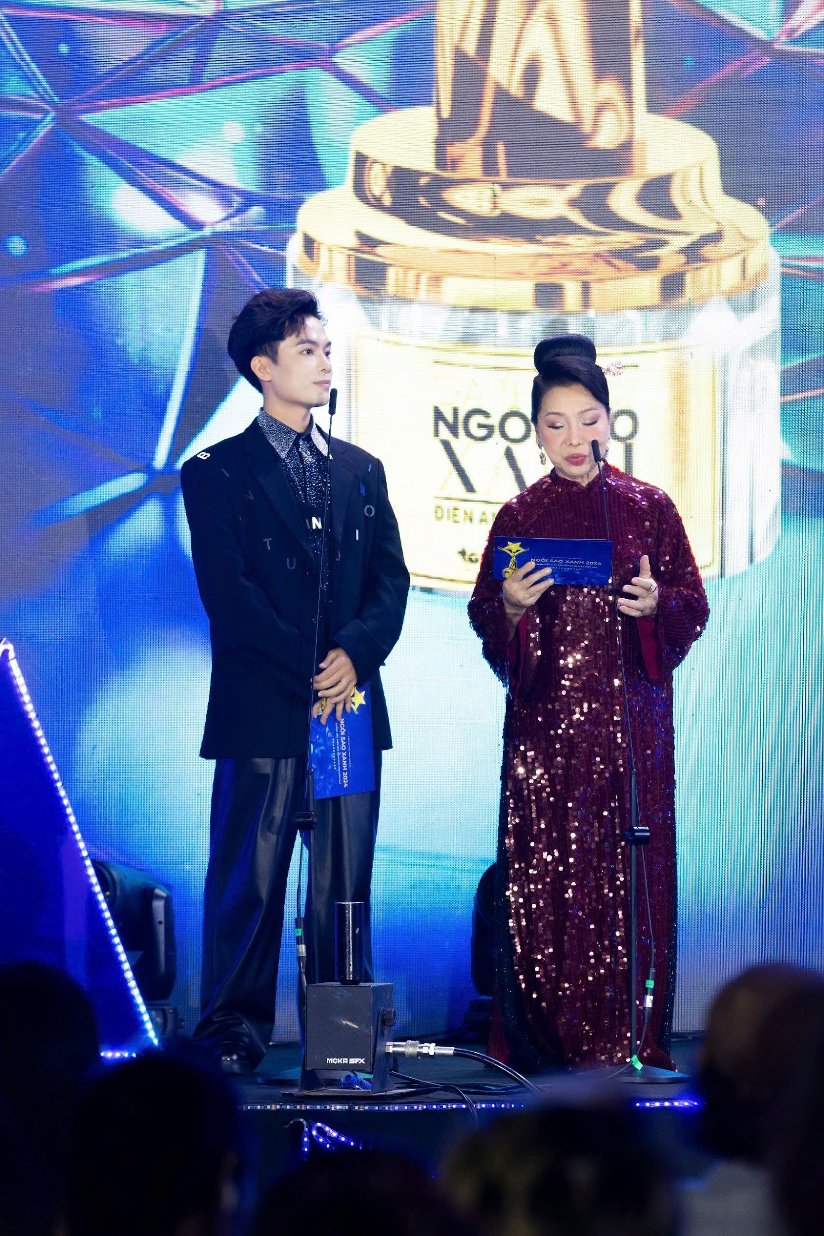 image4-1736760456-685-width1667height2500 Cang Nguyễn: “Được sánh vai với NSND Bạch Tuyết là vinh dự của tôi” - 3