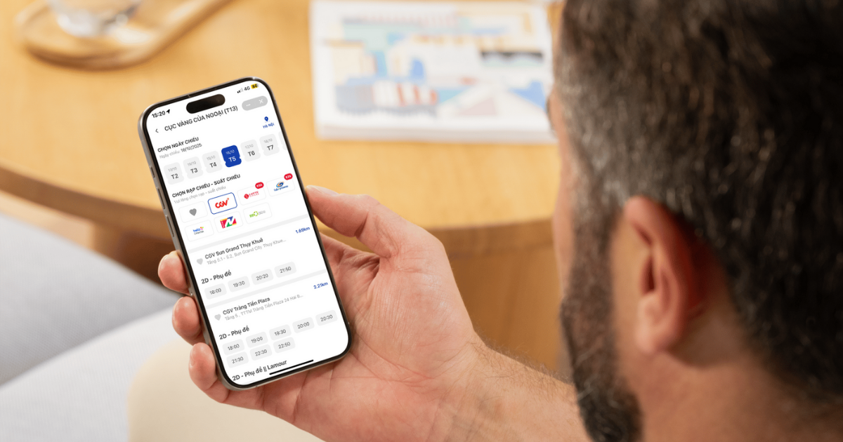 image4-1763457071-967-width1200height630 Với ứng dụng VNPAY, bạn có thể dễ dàng so sánh giá vé và suất chiếu của các rạp khác nhau trên cùng một ứng dụng.