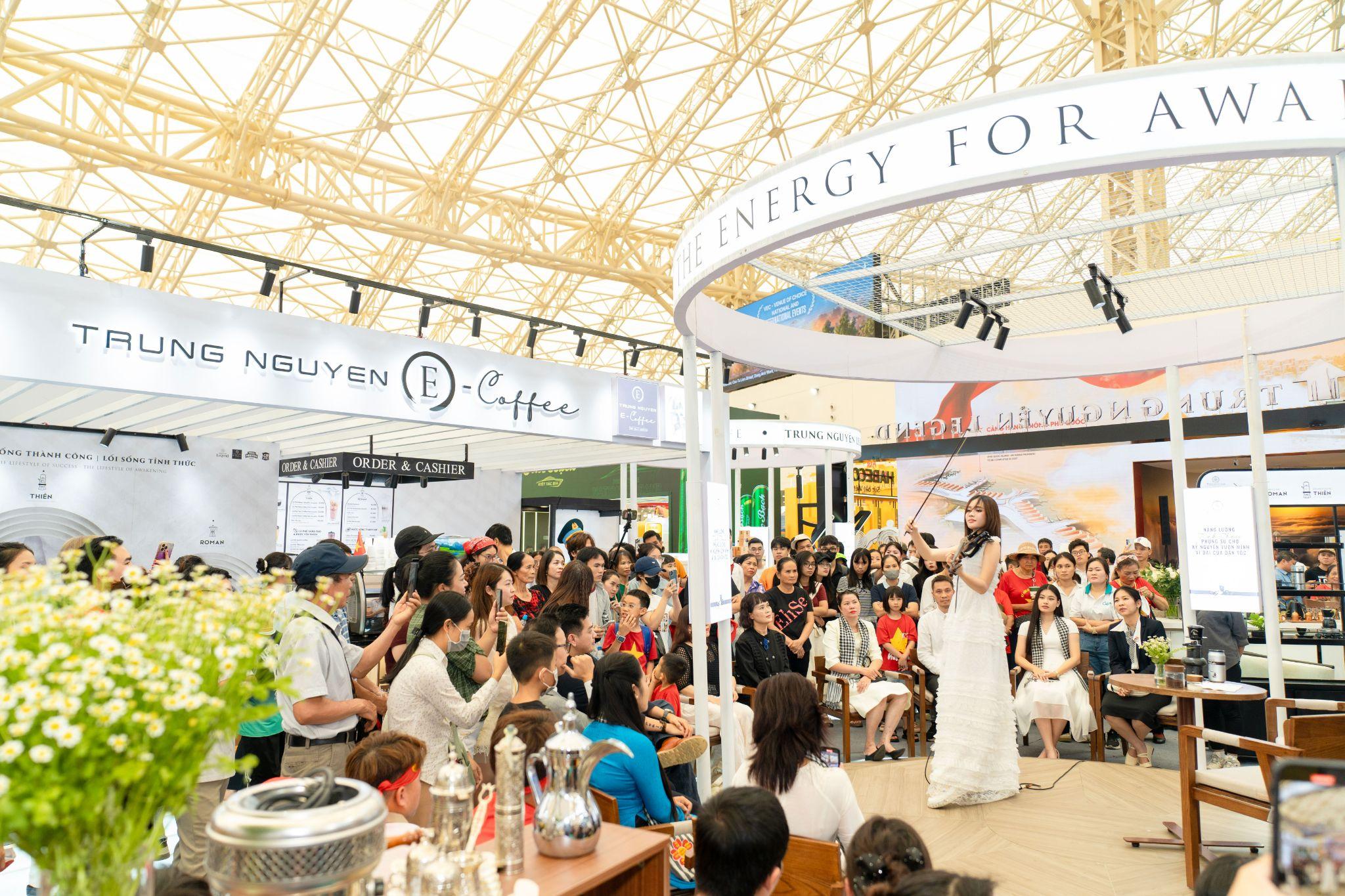 Sự góp mặt của Thiên Nga làm nổi bật tinh thần mà Trung Nguyên Legend theo đuổi: kết nối cà phê - văn hóa - tri thức - khát vọng sống đẹp.