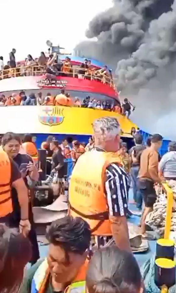 Vụ hơn 280 hành khách hoảng loạn nhảy khỏi tàu bốc cháy trên biển: 1 người đàn ông livestream kêu cứu giữa dòng nước suốt 28 phút, 1 phụ nữ mang thai tử vong- Ảnh 1.