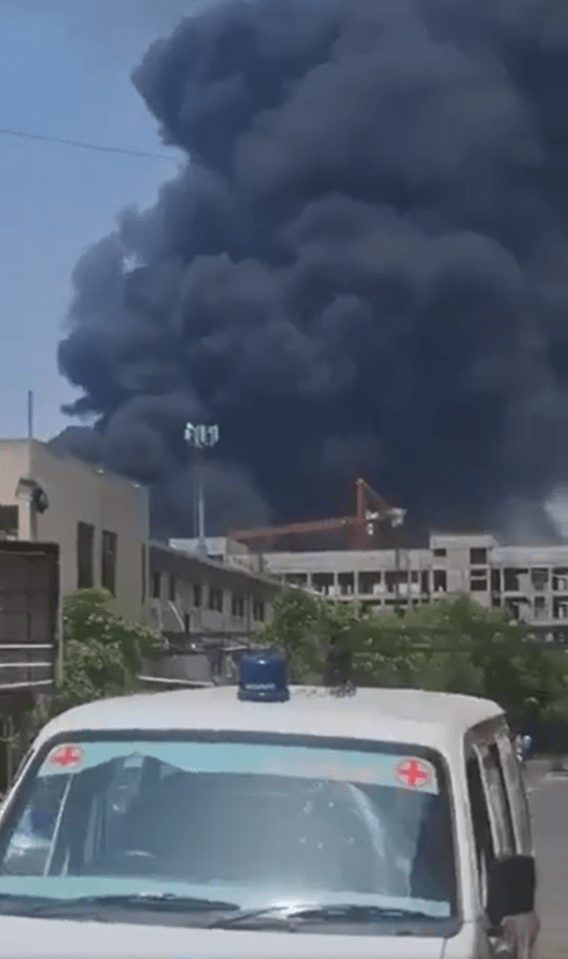 NÓNG: Máy bay chở 242 khách tới London rơi tại Ấn Độ- Ảnh 1.