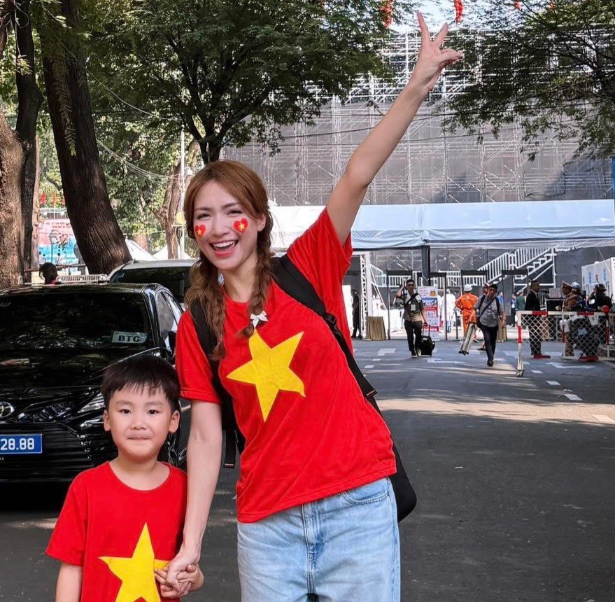 Nghệ sĩ nghỉ lễ 30/4- Ảnh 7.