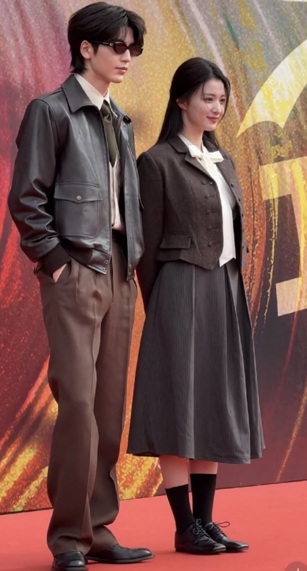 Trương Lăng Hách, Điền Hi Vi lạnh nhạt trên thảm đỏ- Ảnh 6. Trương Lăng Hách, Điền Hi Vi lạnh nhạt trên thảm đỏ- Ảnh 6.