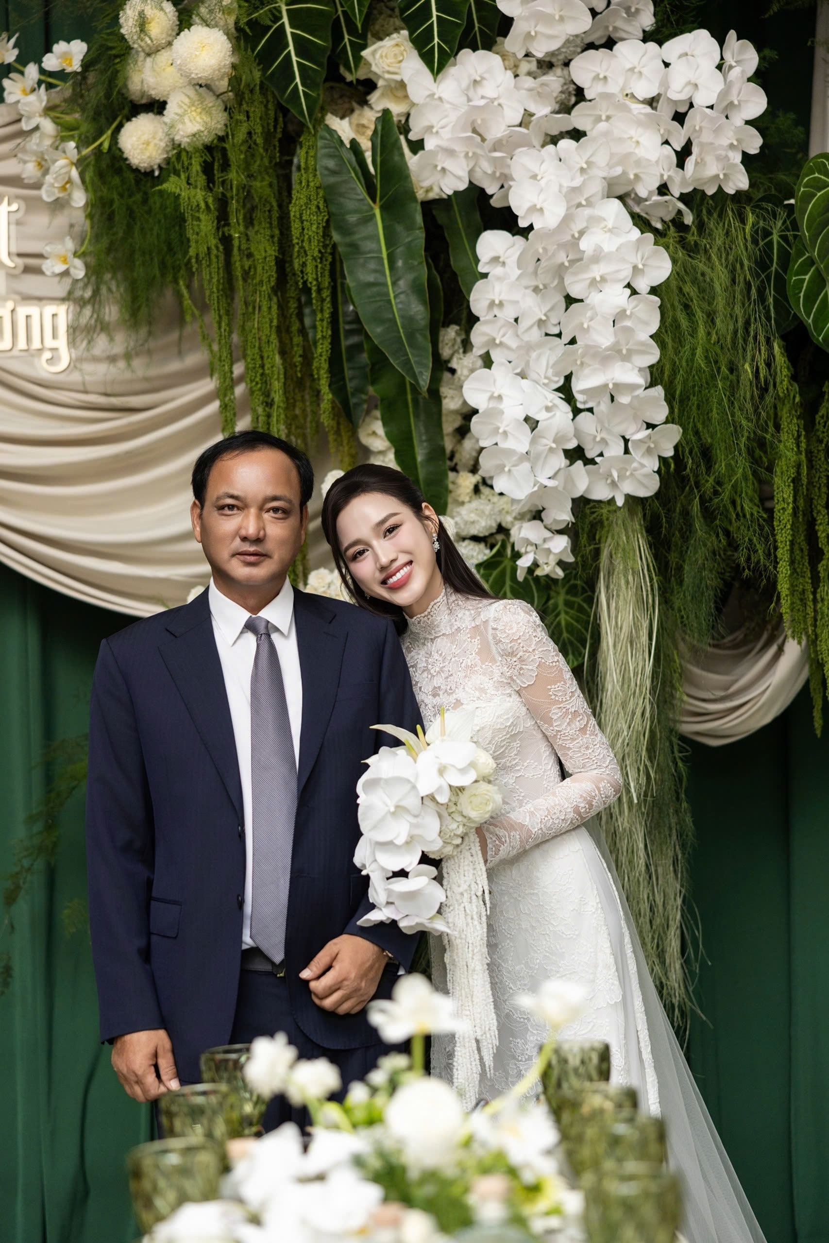 Đỗ Hà liên tục né nụ hôn của thiếu gia Viết Vương trong đám cưới- Ảnh 5.