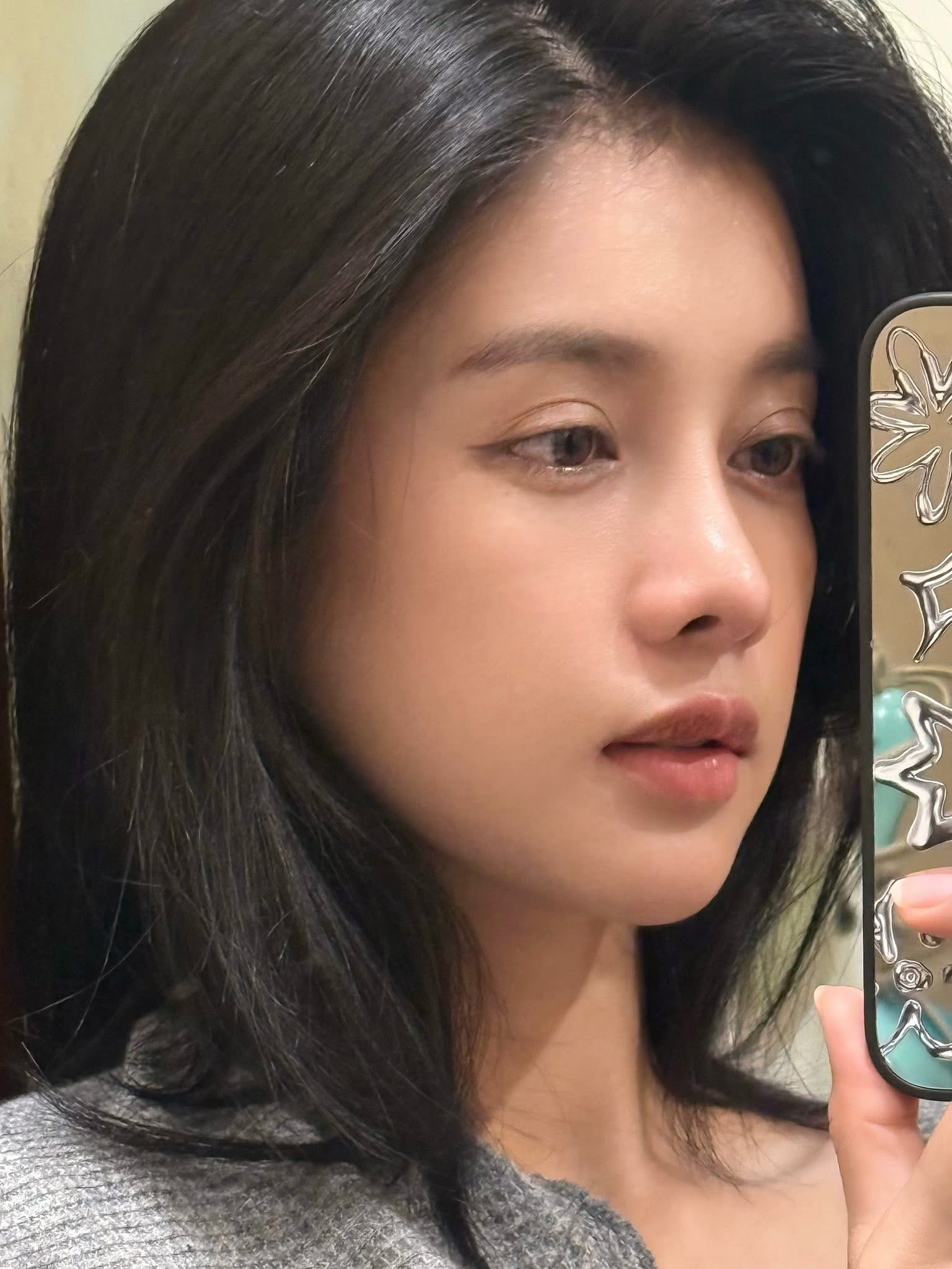 Nhan sắc bất chấp mặt mộc, hot girl vòng eo 56 tự tin Nhan sắc bất chấp mặt mộc, hot girl vòng eo 56 tự tin