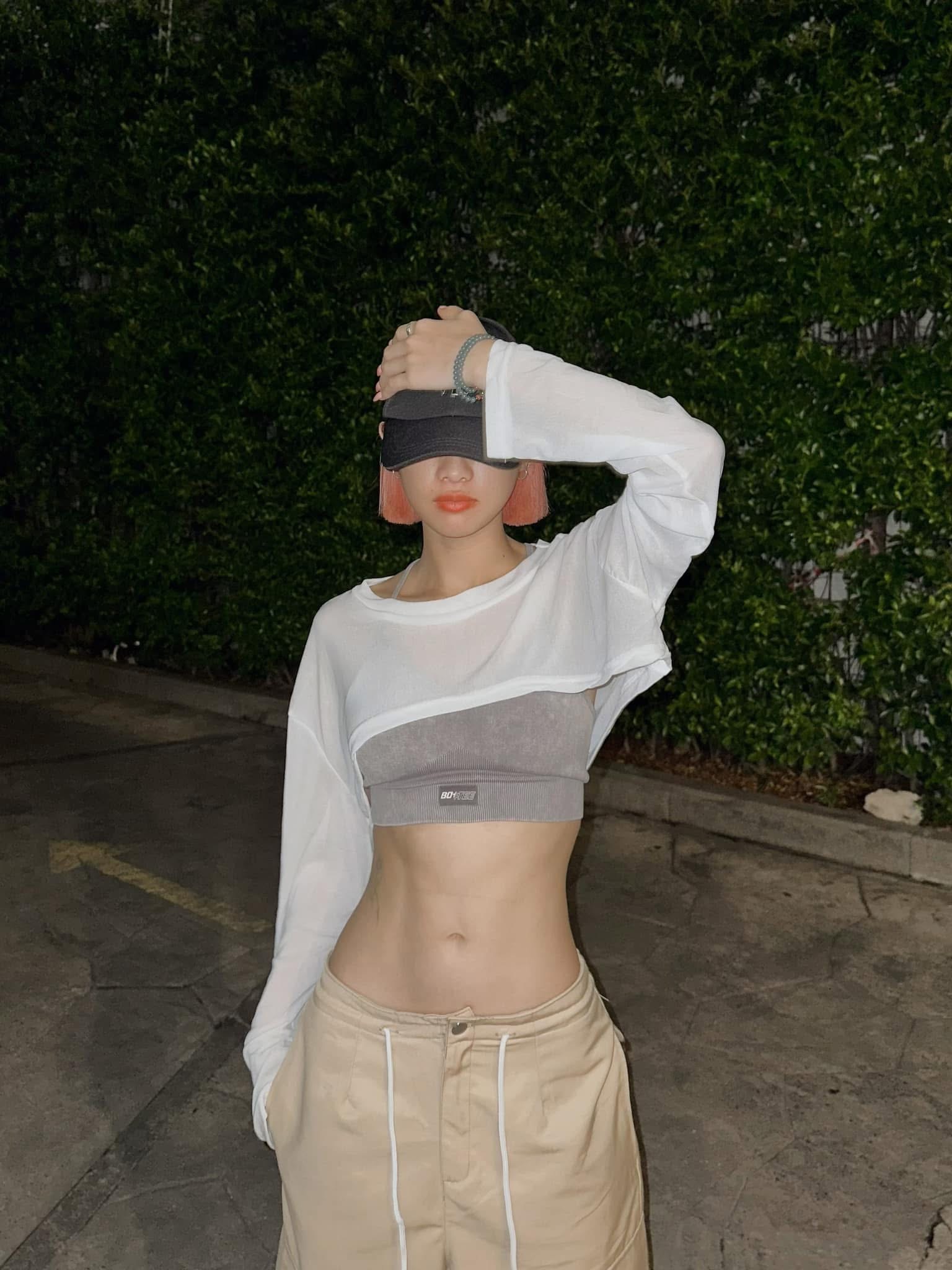 Nhan sắc bất chấp mặt mộc, hot girl vòng eo 56 tự tin Nhan sắc bất chấp mặt mộc, hot girl vòng eo 56 tự tin