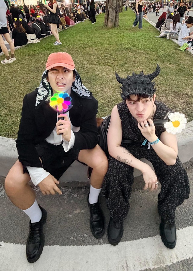 Dàn sao Việt rần rần check in concert G-DRAGON tại Hà Nội: Diệu Nhi quá sung, nữ diễn viên 49 tuổi lần đầu Dàn sao Việt rần rần check in concert G-DRAGON tại Hà Nội: Diệu Nhi quá sung, nữ diễn viên 49 tuổi lần đầu