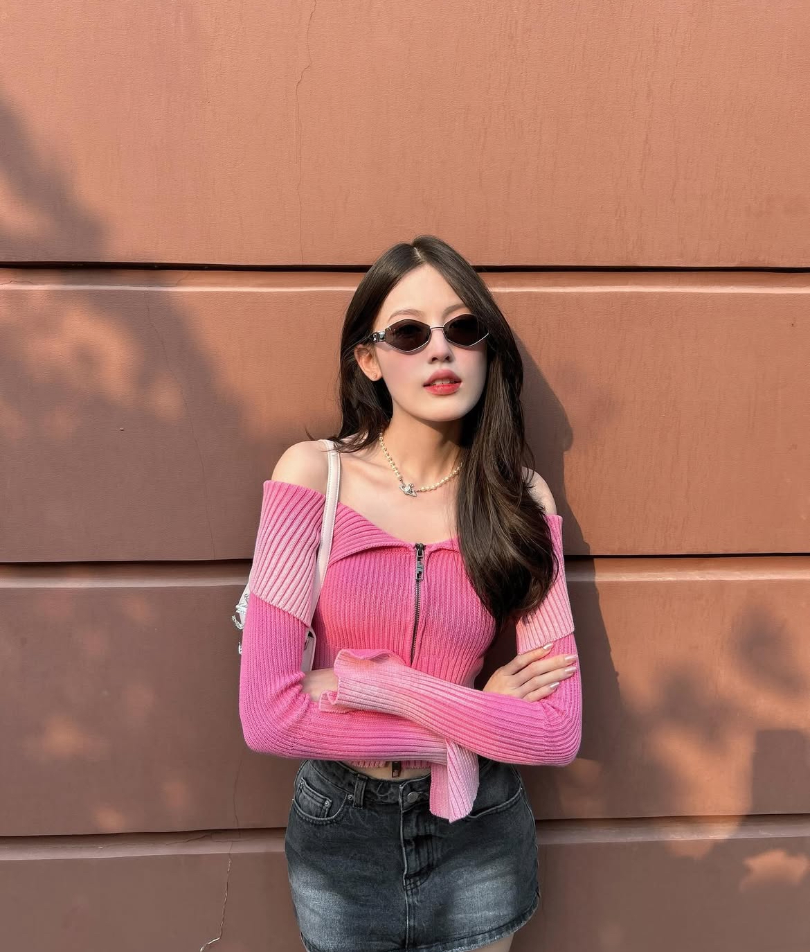 Bức ảnh gây sốc của HIEUTHUHAI và bạn gái bị lộ?- Ảnh 2. Bức ảnh gây sốc của HIEUTHUHAI và bạn gái bị lộ?- Ảnh 2.