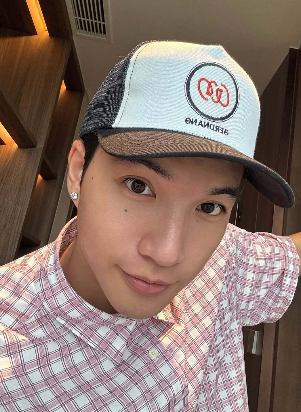 Bức ảnh gây sốc của HIEUTHUHAI và bạn gái bị lộ?- Ảnh 3. Bức ảnh gây sốc của HIEUTHUHAI và bạn gái bị lộ?- Ảnh 3.