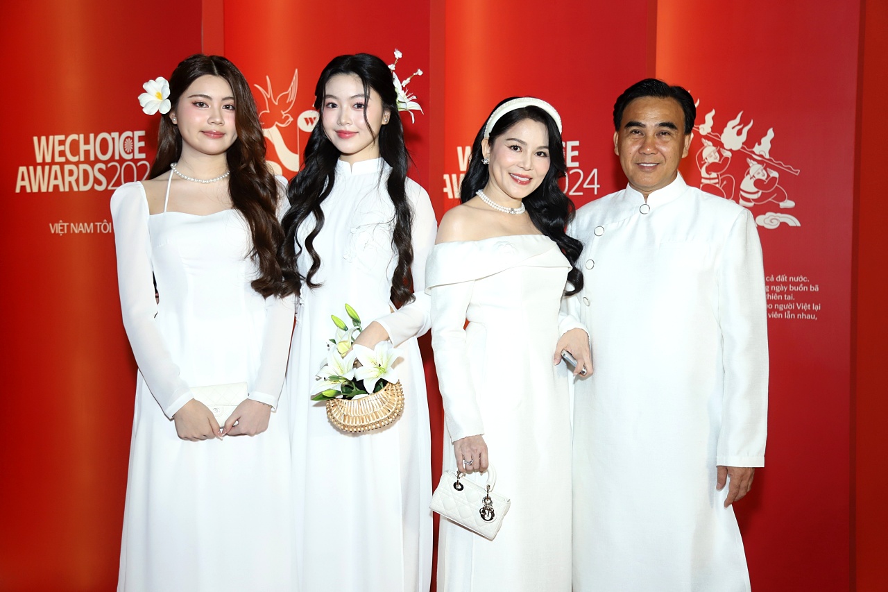 Camera thường soi nhan sắc thật của Lọ Lem - Hạt Dẻ nhà Quyền Linh trên thảm đỏ Wechoice- Ảnh 1. Camera thường soi nhan sắc thật của Lọ Lem - Hạt Dẻ nhà Quyền Linh trên thảm đỏ Wechoice- Ảnh 1.