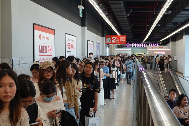 Trực tiếp họp báo hot nhất hiện tại: Hứa Quang Hán nói tiếng Việt Trực tiếp họp báo hot nhất hiện tại: Hứa Quang Hán nói tiếng Việt