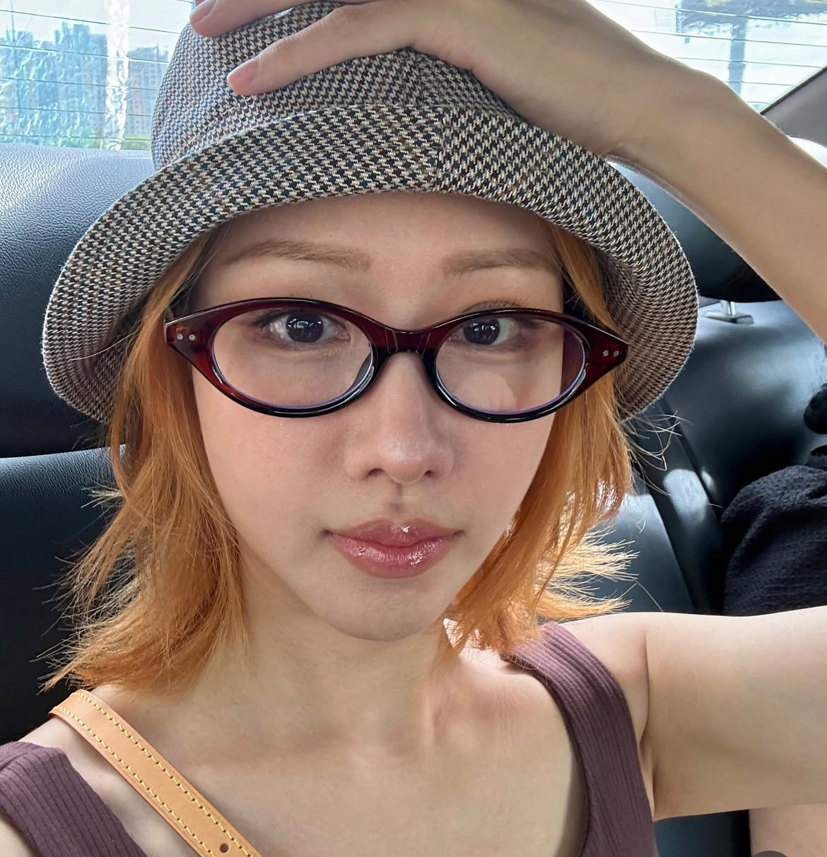 Gương mặt ngày càng đơ cứng của MIN- Ảnh 4.