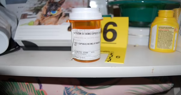 Kết quả khám nghiệm tử thi cuối cùng của ngôi sao Hollywood cho thấy chi tiết kinh hoàng về những ngày cuối đời của ông 30 Kết quả khám nghiệm tử thi cuối cùng của ngôi sao Hollywood cho thấy chi tiết kinh hoàng về những ngày cuối đời của ông img0482 17458130828861048927487 1053 77 1766 1217 crop 174581314916396266317png