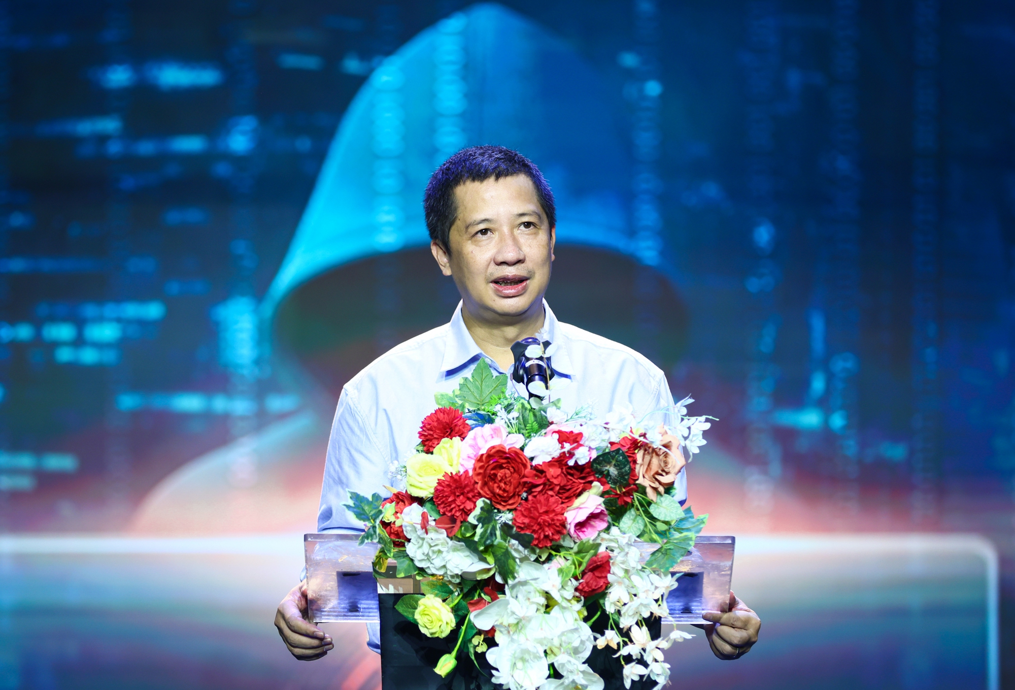 TikToker Vũng Tàu lừa đảo 3.000 người, thu lợi 5.000 tỷ đồng: Vụ án rúng động bị vạch trần- Ảnh 5. TikToker Vũng Tàu lừa đảo 3.000 người, thu lợi 5.000 tỷ đồng: Vụ án rúng động bị vạch trần- Ảnh 5.