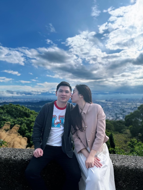 Chồng chủ tịch của