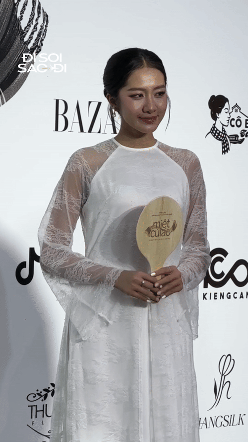 Á hậu bị đồn hẹn hò doanh nhân Đức Phạm: Ngồi Bentley đi sự kiện, nhưng ra về sao thế này?- Ảnh 15. Á hậu bị đồn hẹn hò doanh nhân Đức Phạm: Ngồi Bentley đi sự kiện, nhưng ra về sao thế này?- Ảnh 15.