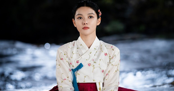 10 mỹ nhân cổ trang đẹp nhất Hàn Quốc: Kim Yoo Jung chỉ xếp thứ 9, hạng 1 hoàn hảo hiếm có khó tìm 27 10 mỹ nhân cổ trang đẹp nhất Hàn Quốc: Kim Yoo Jung chỉ xếp thứ 9, hạng 1 hoàn hảo hiếm có khó tìm img1175 17444989644621147097840 49 0 677 1200 crop 17444989701161697710335jpeg