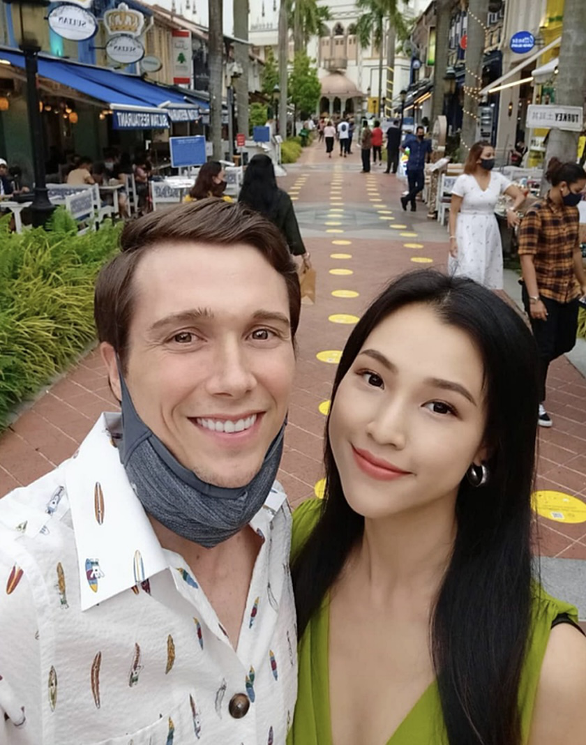 Chồng cũ MC Hoàng Oanh quỳ gối cầu hôn bạn gái mới sau 3 năm ly hôn- Ảnh 8.