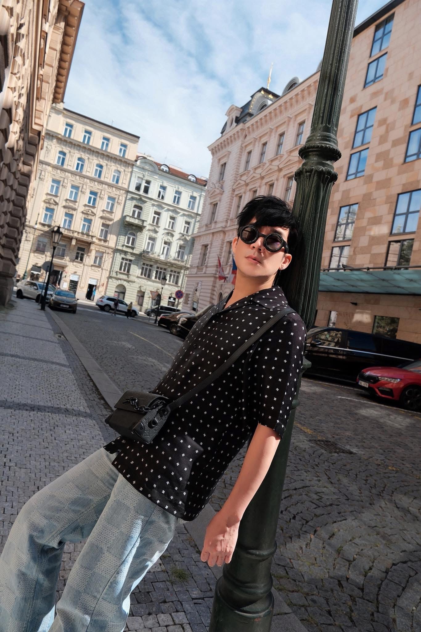 Nam ca sĩ quê Hà Nội: